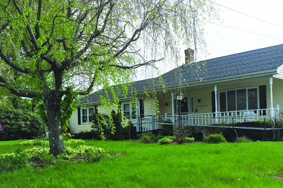 Exterior shot of Advocates Deaf Respite home on a nice day